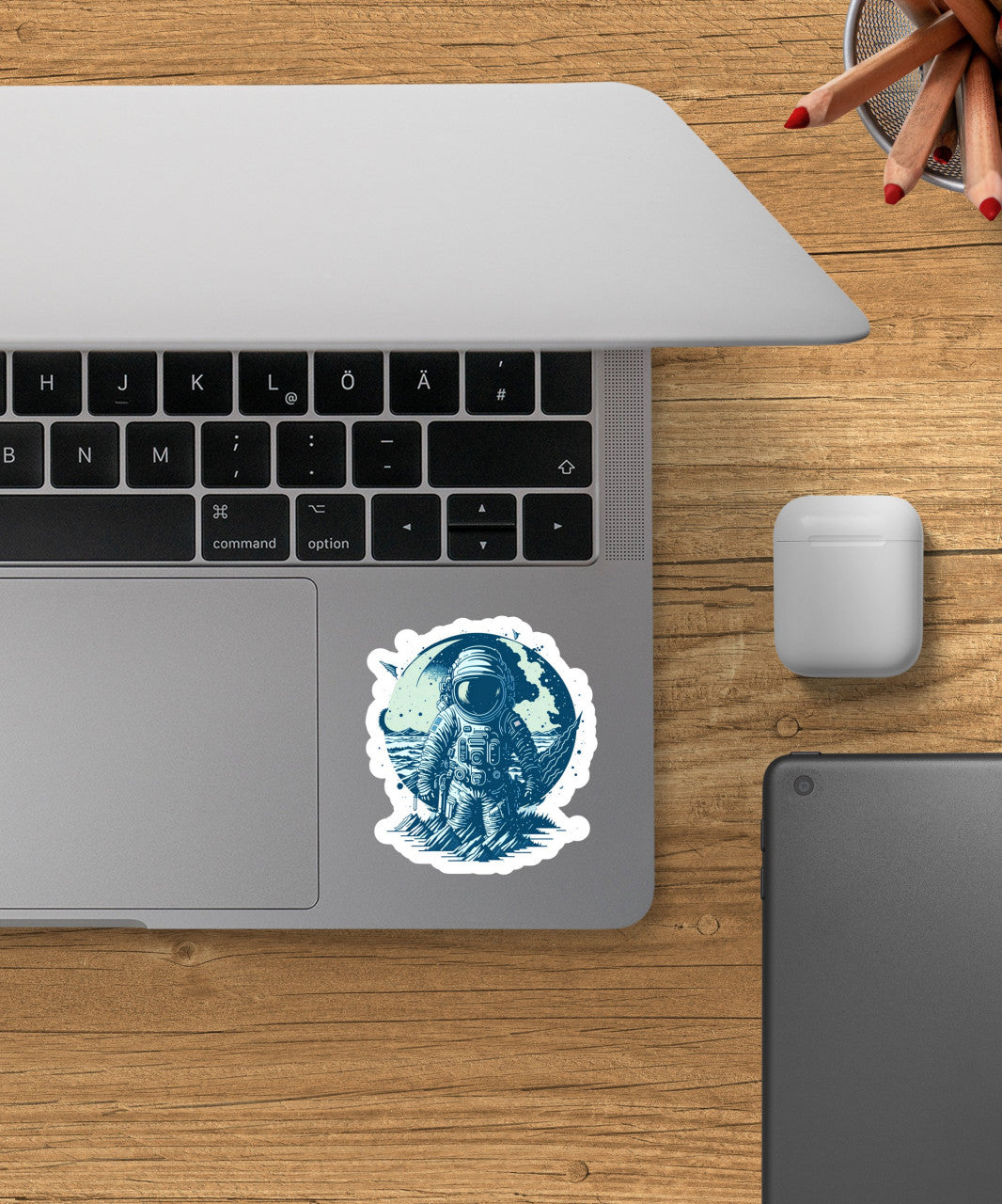 Set 12 bucati, Sticker decorativ, Astronaut pe luna, Rezistent la apa, NO3847, 6 cm, Multicolor