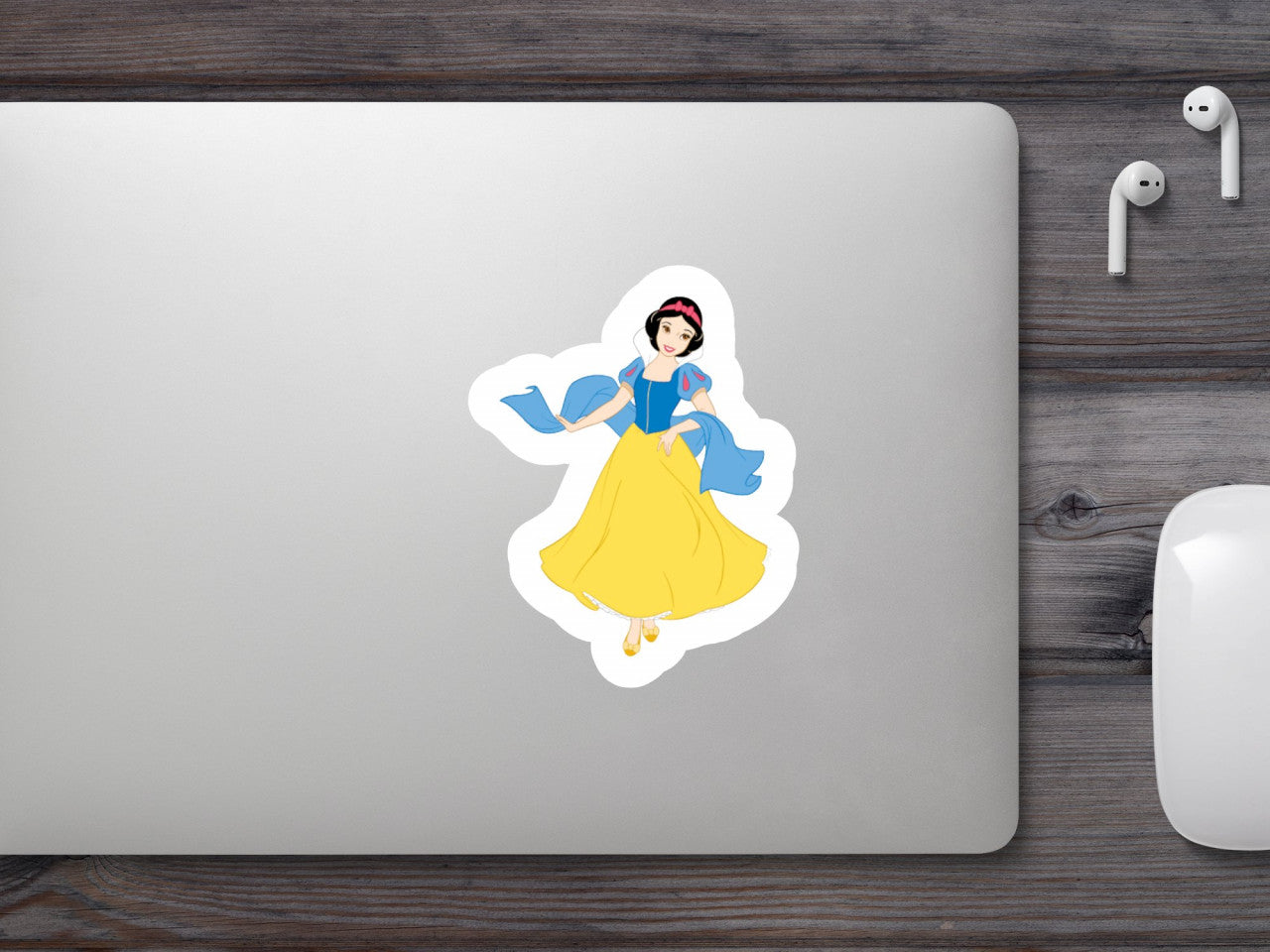 Set 4 bucati, Sticker decorativ, Alba ca zapada, Rezistent la apa, NO7926, 10 cm, Multicolor