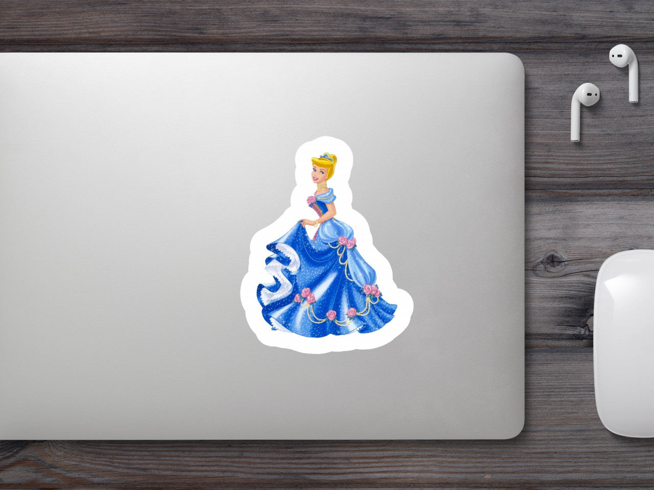 Set 4 bucati, Sticker decorativ, Cenusareasa cu rochie cu tul, Rezistent la apa, NO8781, 10 cm, Multicolor