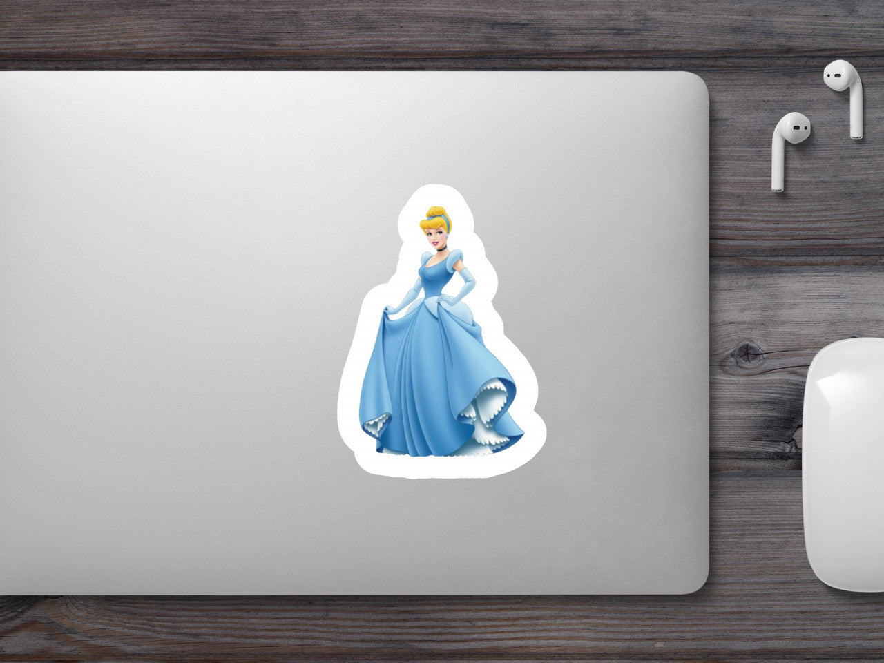 Set 4 bucati, Sticker decorativ, Cenusareasa cu rochie lunga, Rezistent la apa, NO8782, 10 cm, Multicolor