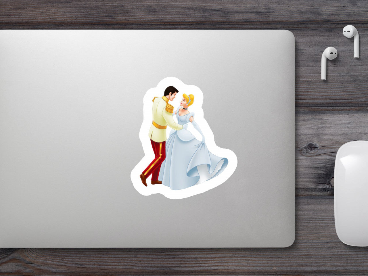 Set 4 bucati, Sticker decorativ, Cenusareasa danseaza la bal, Rezistent la apa, NO8783, 10 cm, Multicolor