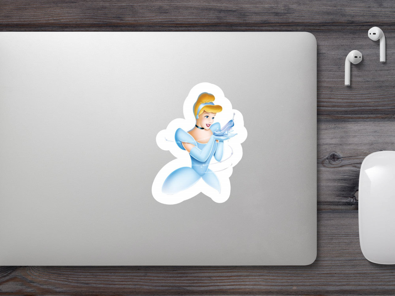 Set 4 bucati, Sticker decorativ, Cenusareasa se uita la pantof, Rezistent la apa, NO8792, 10 cm, Multicolor