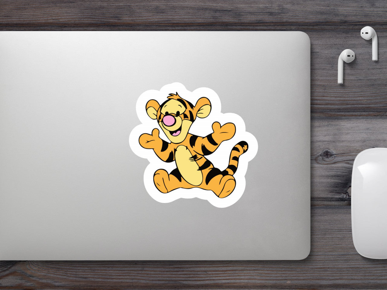 Set 4 bucati, Sticker decorativ, Copil tigru Whinnie the Pooh, Rezistent la apa, NO8901, 10 cm, Multicolor