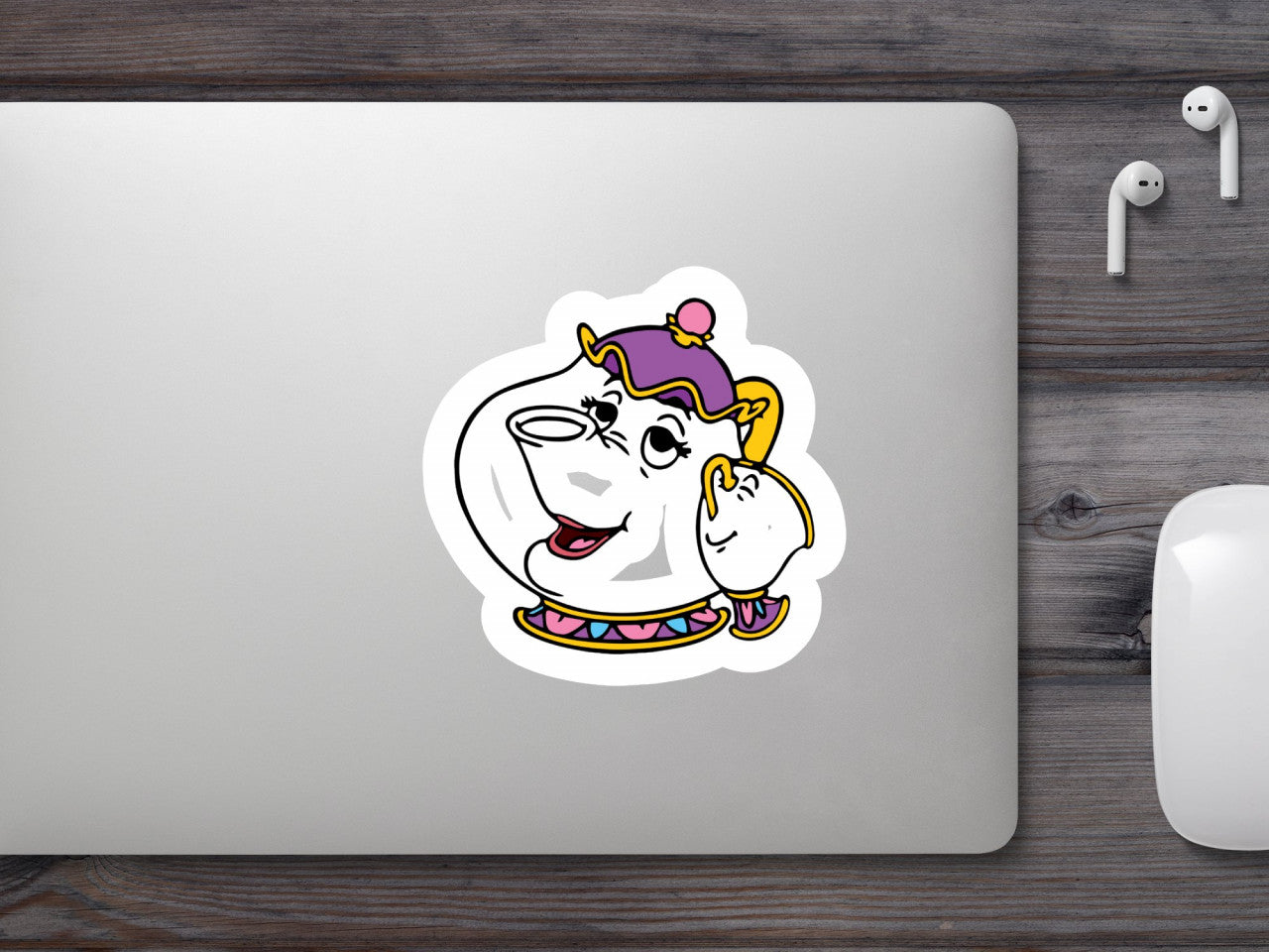 Set 4 bucati, Sticker decorativ, Frumoasa si Bestia Mrs. Potts si cescuta, Rezistent la apa, NO9375, 10 cm, Multicolor