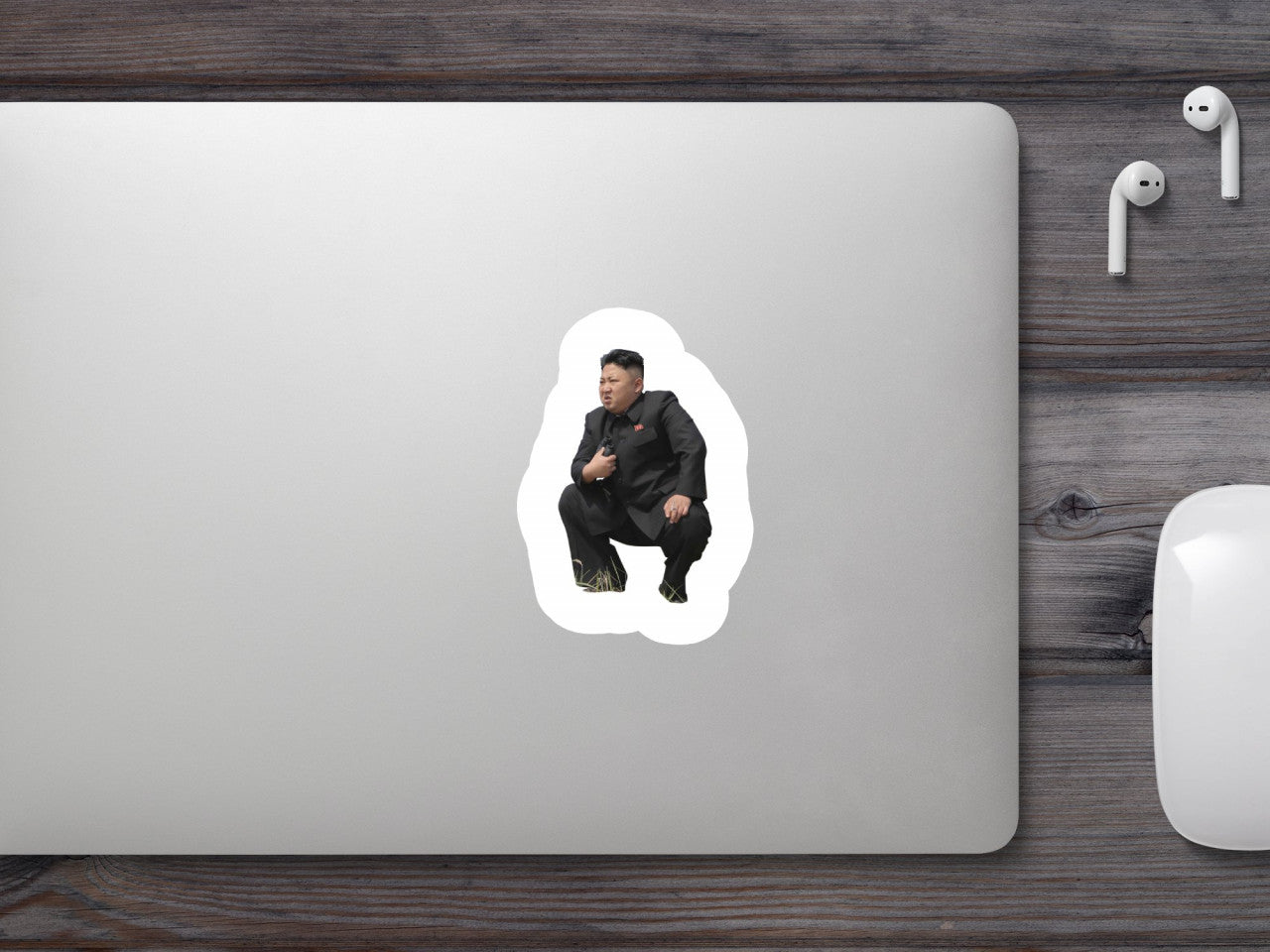 Set 4 bucati, Sticker decorativ, Meme Kim Jong Un in iarba cu binoclu, Rezistent la apa, NO10036, 10 cm, Multicolor