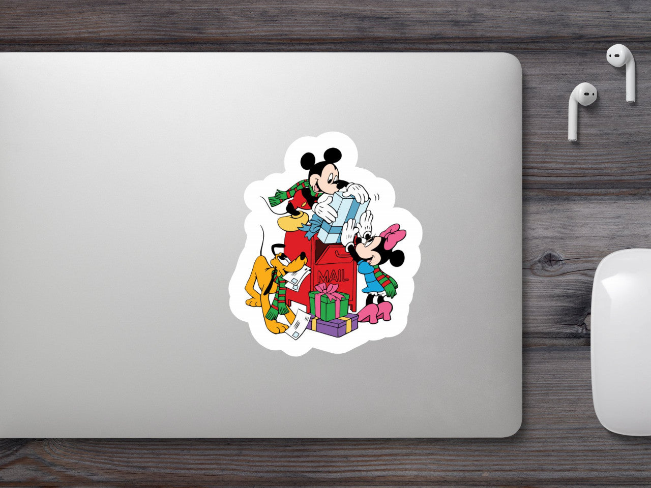 Set 4 bucati, Sticker decorativ, Minnie Mouse si prietenii Disney, Rezistent la apa, NO8154, 10 cm, Multicolor