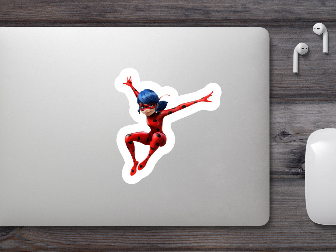 Set 4 bucati, Sticker decorativ, Miraculous Ladybug in saritura, Rezistent la apa, NO8165, 10 cm, Multicolor