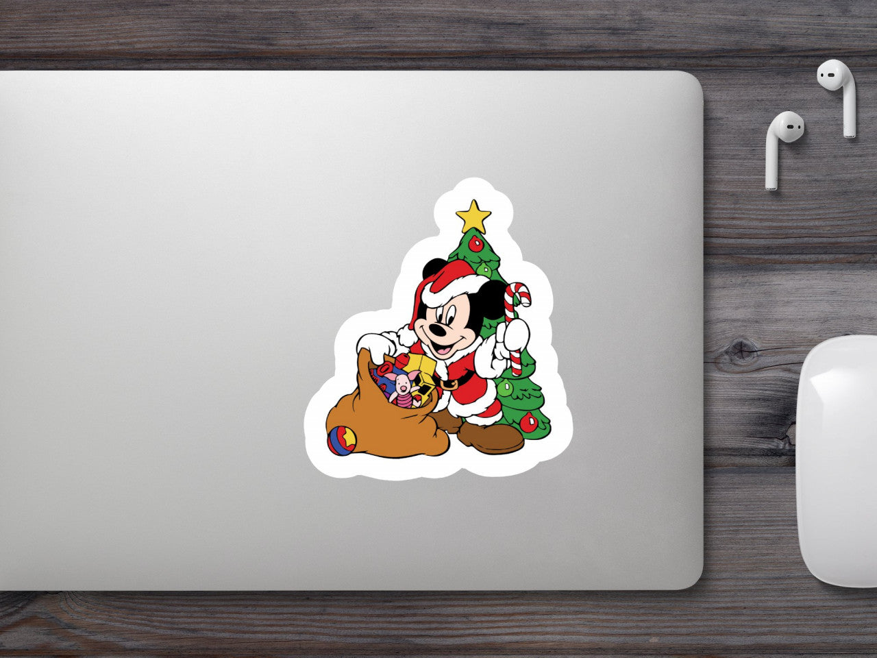 Set 5 bucati, Sticker decorativ, Mickey Mouse cu cadouri de craciun, Rezistent la apa, NO8102, 6 cm, Multicolor