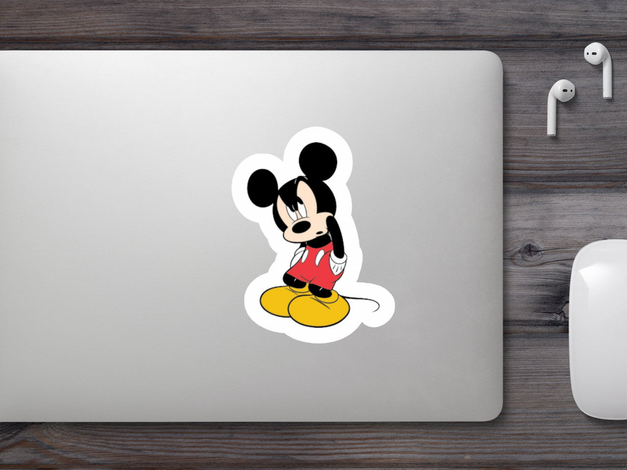 Set 5 bucati, Sticker decorativ, Mickey Mouse este suparat, Rezistent la apa, NO8107, 6 cm, Multicolor