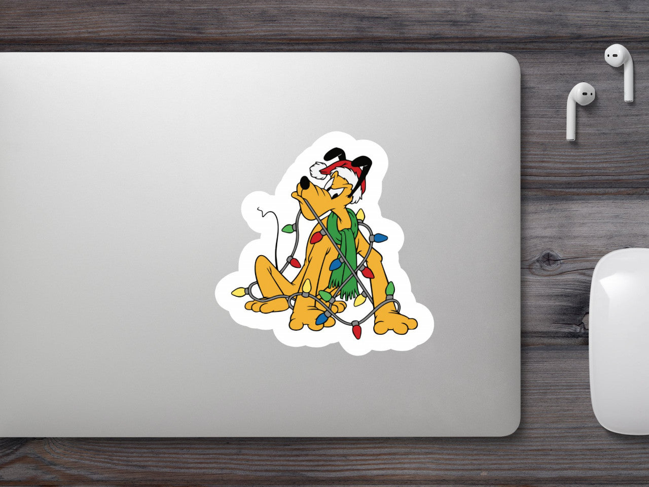 Set 5 bucati, Sticker decorativ, Pluto incurcat in instalatia de craciun, Rezistent la apa, NO7534, 6 cm, Multicolor