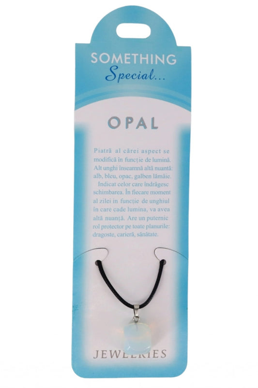Pandantiv piatra semipretioasa cu lantisor, NO158, Opal, 1.4 x 1.5 cm, Alb