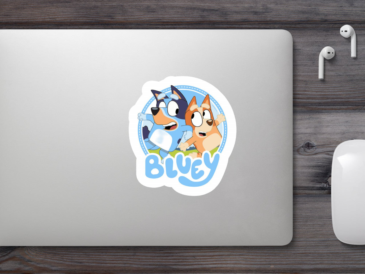 Set 4 bucati, Sticker decorativ, Bluey si Bingo Heeler la poza, Rezistent la apa, NO8599, 10 cm, Multicolor