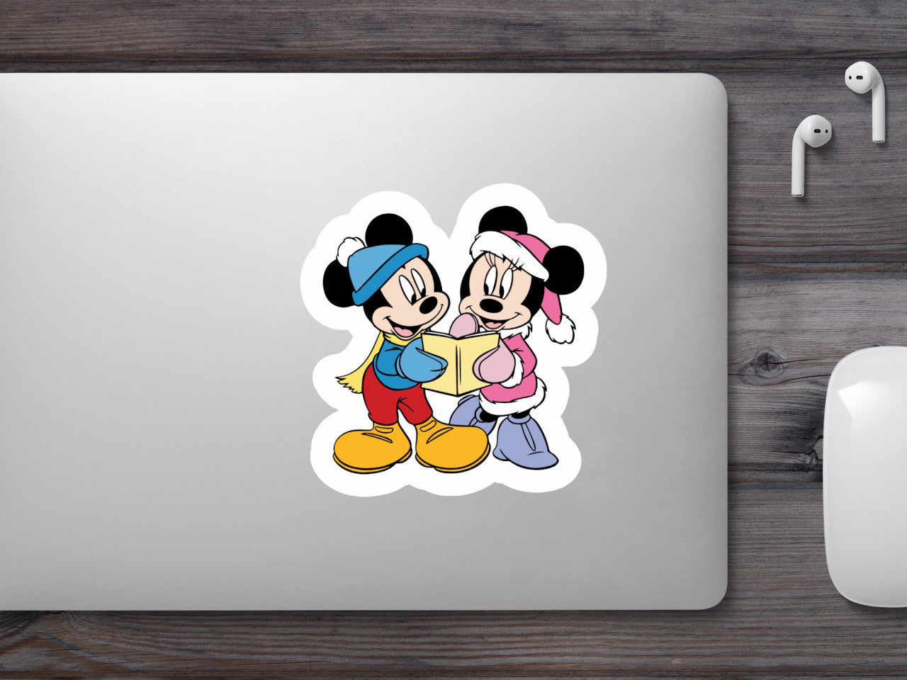 Set 4 bucati, Sticker decorativ, Mickey si Minnie citesc, Rezistent la apa, NO8123, 10 cm, Multicolor