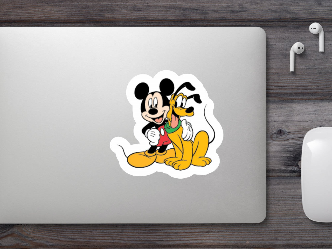 Set 5 bucati, Sticker decorativ, Mickey si Pluto prieteni, Rezistent la apa, NO8124, 6 cm, Multicolor