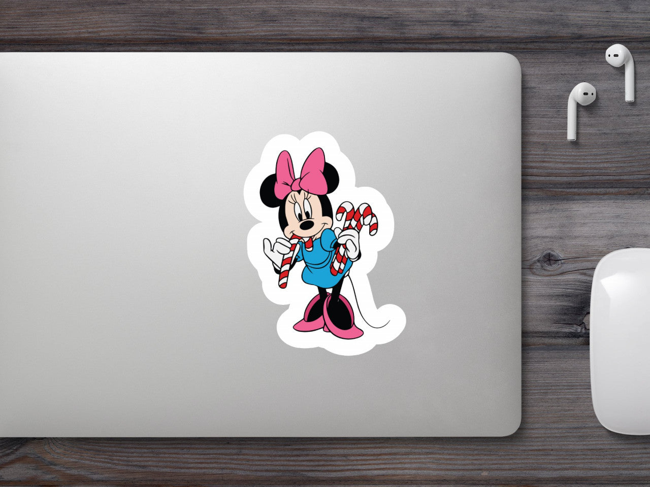Set 5 bucati, Sticker decorativ, Minnie Mouse cu acadele in gura, Rezistent la apa, NO8148, 6 cm, Multicolor