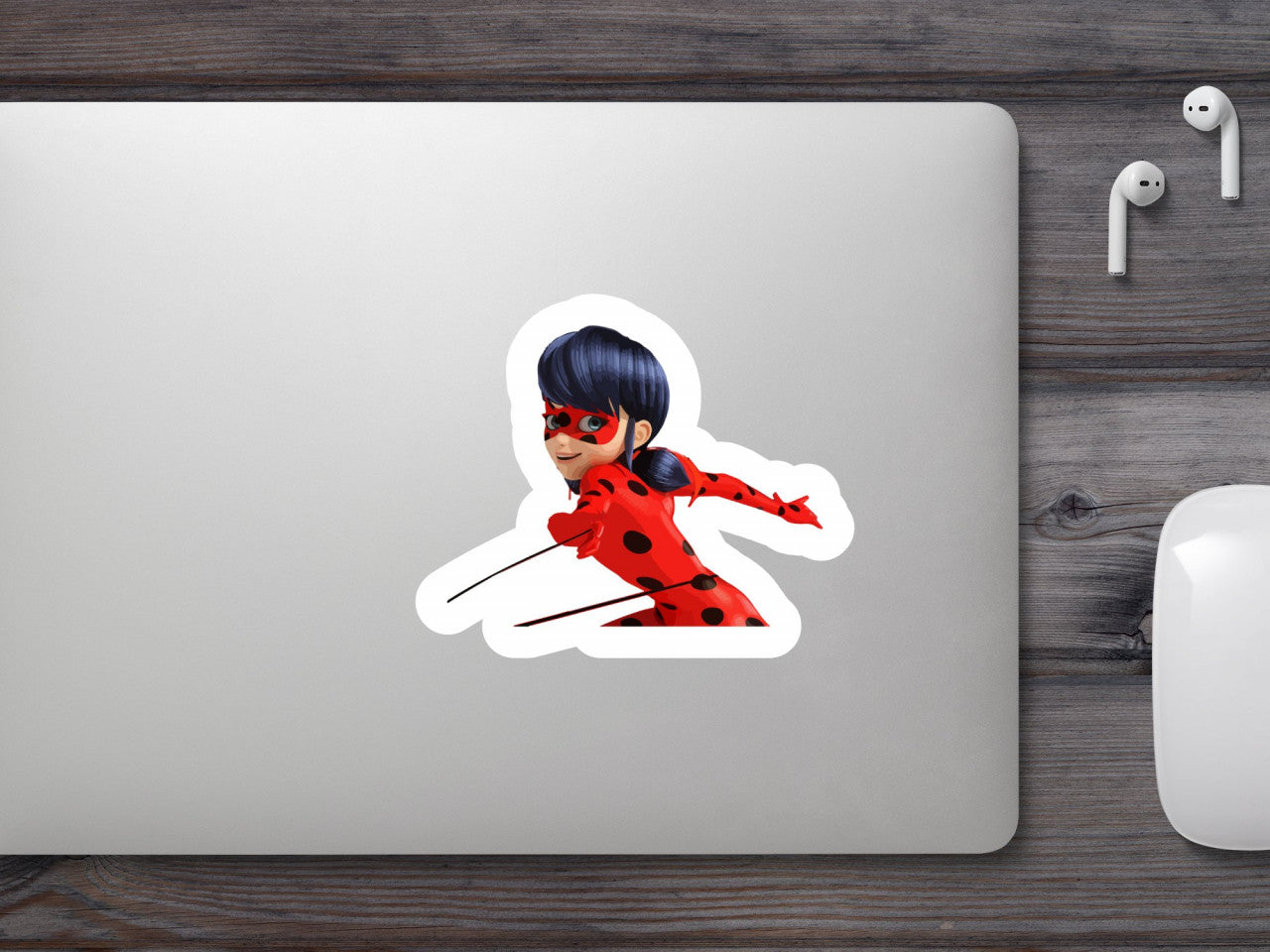 Set 5 bucati, Sticker decorativ, Miraculous Ladybug in lupta, Rezistent la apa, NO8162, 6 cm, Multicolor
