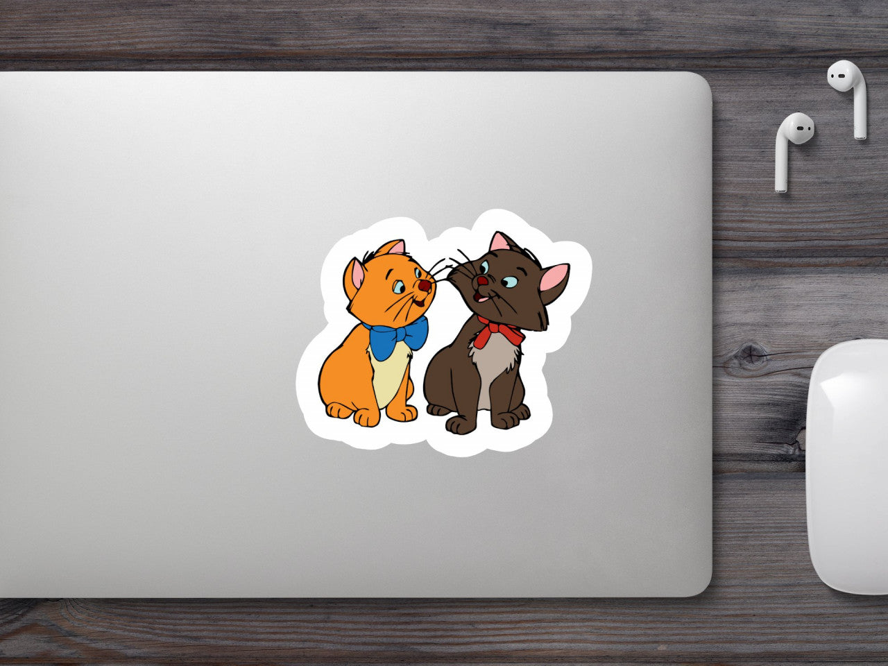 Set 5 bucati, Sticker decorativ, The Aristocats Toulouse si Berlioz, Rezistent la apa, NO8453, 6 cm, Multicolor